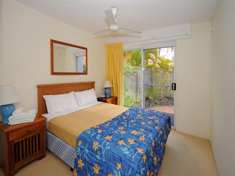 Unit 2 Break Free Resort Bucaneer Drive, Urangan QLD 4655