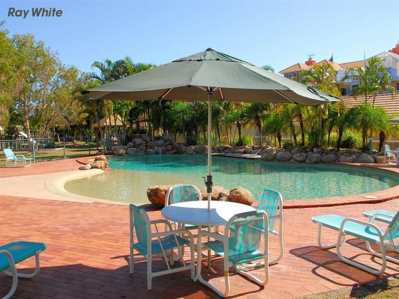 Unit 2 Break Free Resort Bucaneer Drive, Urangan QLD 4655