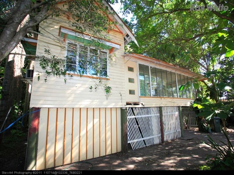54 Old Bruce Highway, Howard QLD 4659