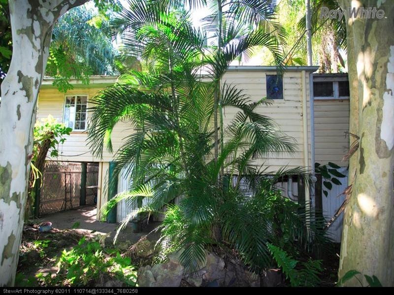 54 Old Bruce Highway, Howard QLD 4659