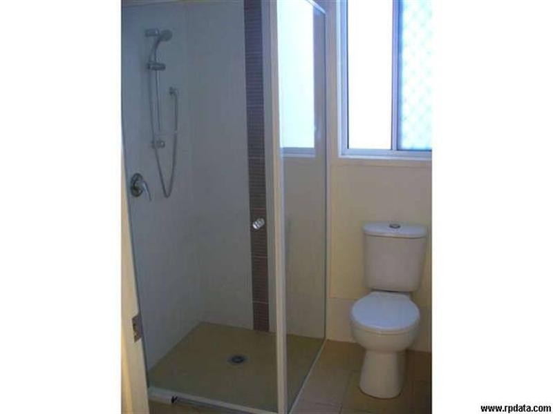 2/71 Elizabeth Street, Urangan QLD 4655