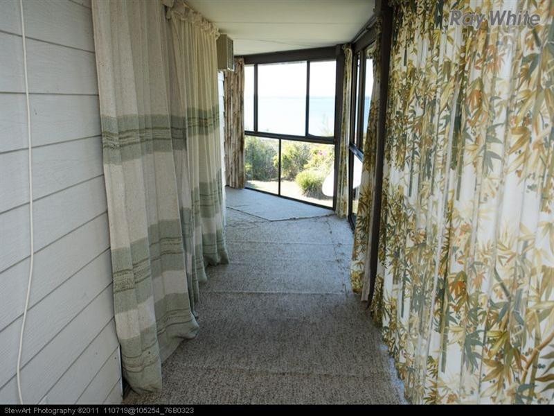 102 Island View Drive, Urangan QLD 4655