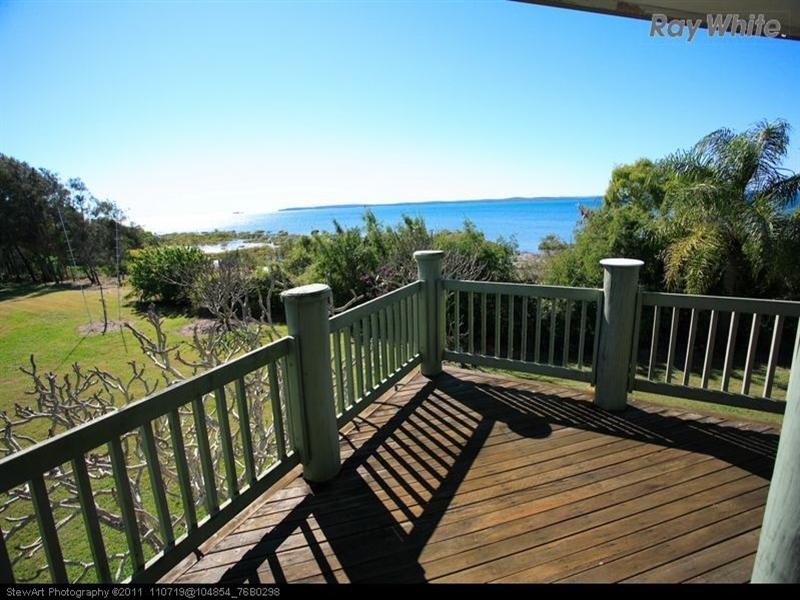 102 Island View Drive, Urangan QLD 4655