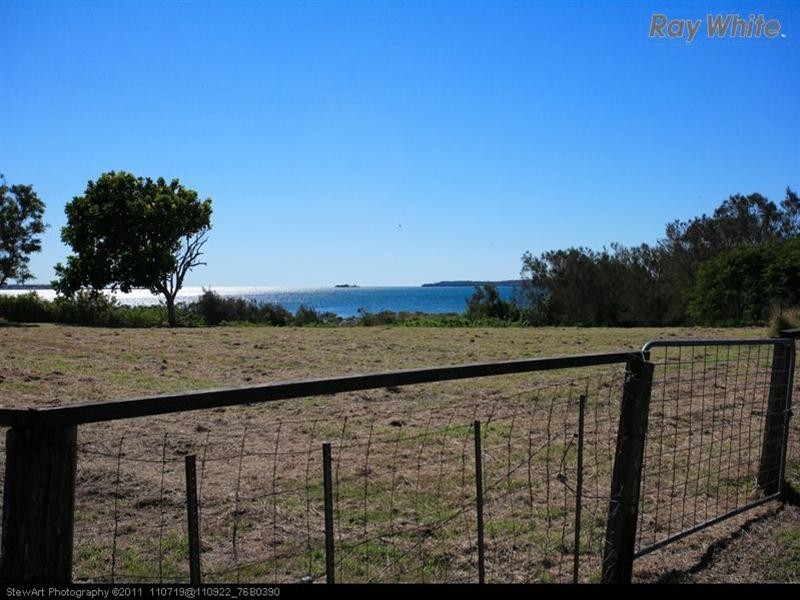102 Island View Drive, Urangan QLD 4655