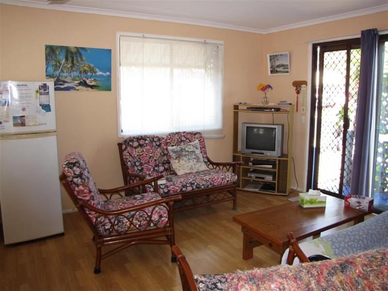 12 Holiday Parade, Scarness QLD 4655