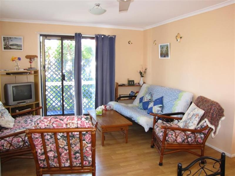 12 Holiday Parade, Scarness QLD 4655