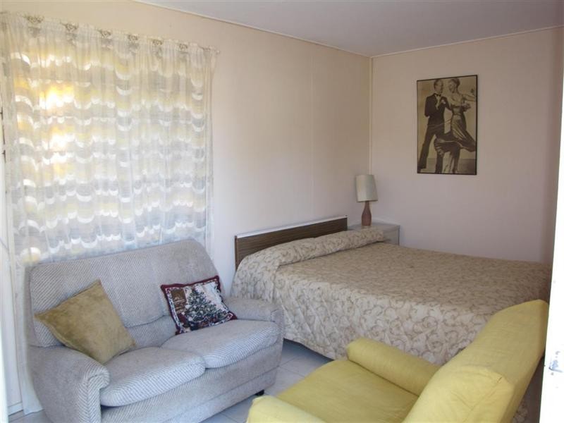 12 Holiday Parade, Scarness QLD 4655