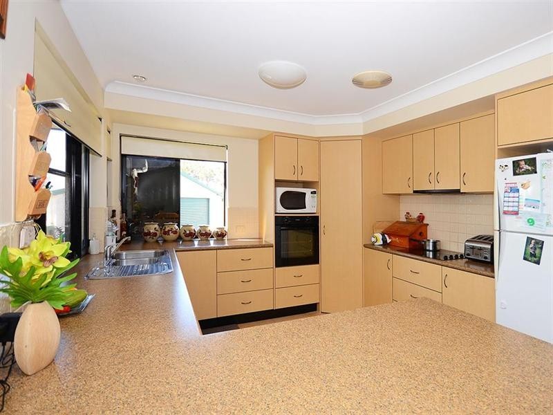 16 Merrilyn Court, Urangan QLD 4655