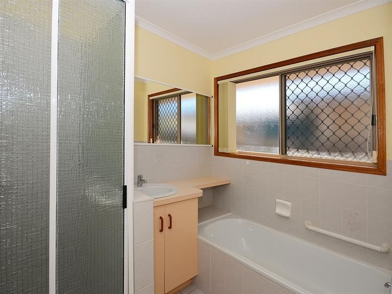 7 Snow Street, Torquay QLD 4655