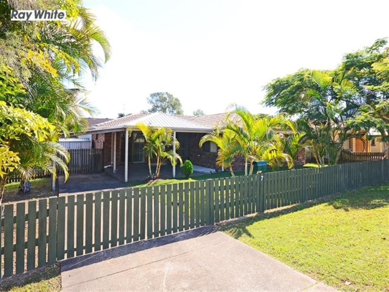 7 Snow Street, Torquay QLD 4655