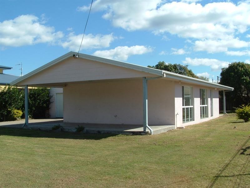 3 Simpson Street, Burrum Heads QLD 4659