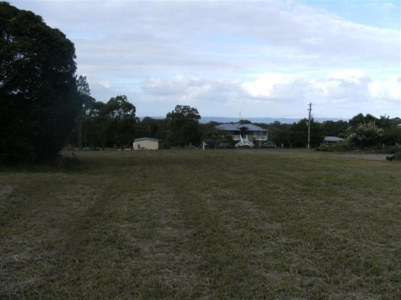 1 Dolphin Avenue, Booral QLD 4655