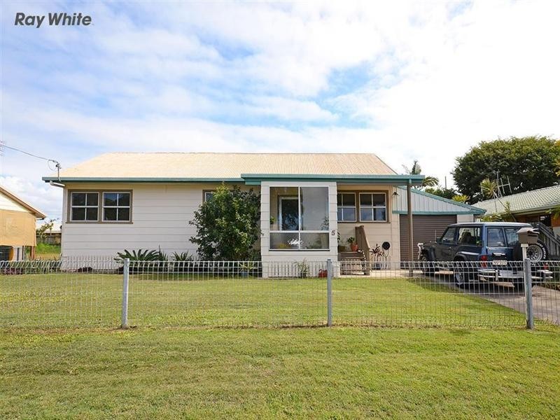 5 Riley Street, Urangan QLD 4655