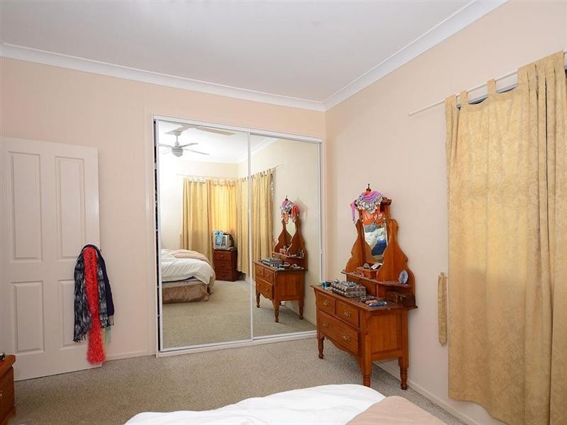 5 Riley Street, Urangan QLD 4655