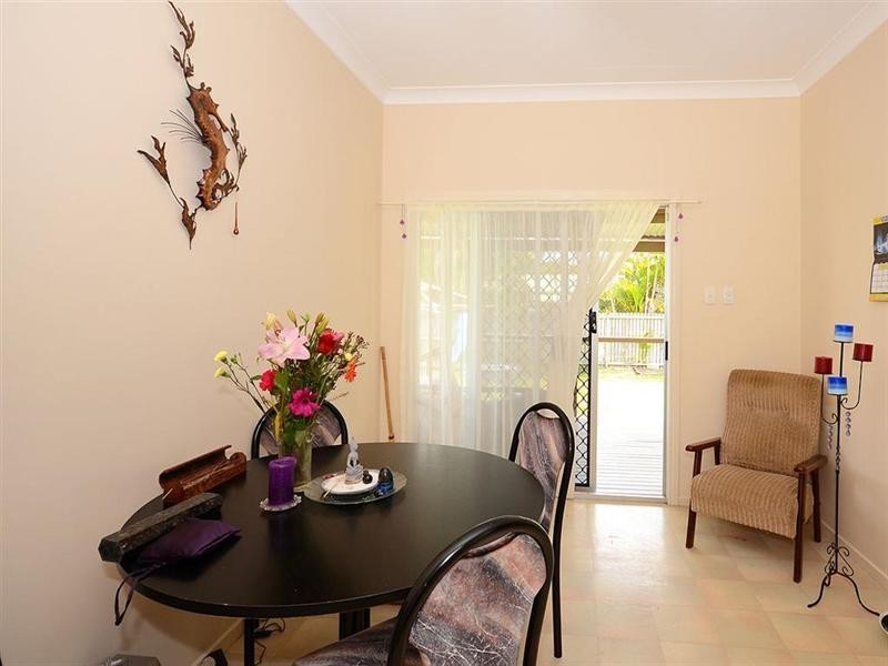 5 Riley Street, Urangan QLD 4655