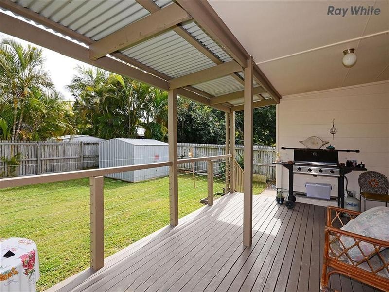 5 Riley Street, Urangan QLD 4655