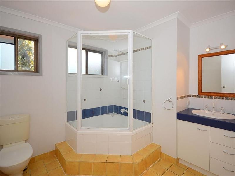 14 Bruce Street, Torquay QLD 4655