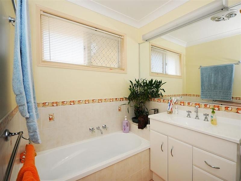 49 Heather Way, Urraween QLD 4655