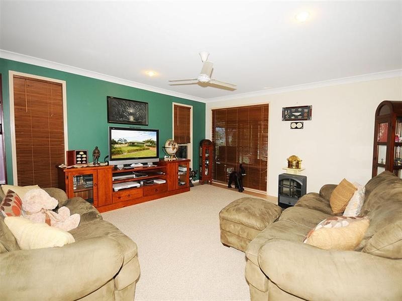 49 Heather Way, Urraween QLD 4655