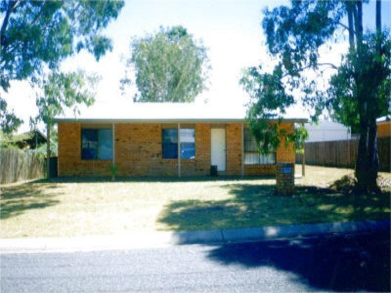 77 Drummond Street, Urangan QLD 4655