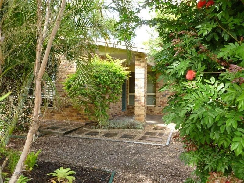 52 WILLIAM, Urangan QLD 4655