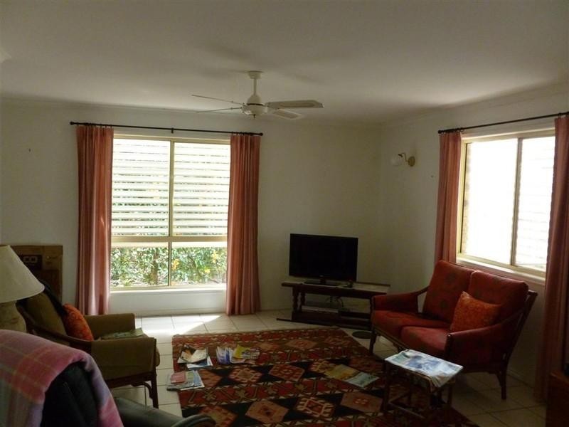 52 WILLIAM, Urangan QLD 4655