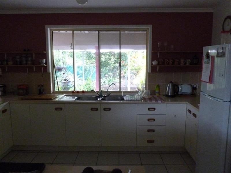 52 WILLIAM, Urangan QLD 4655