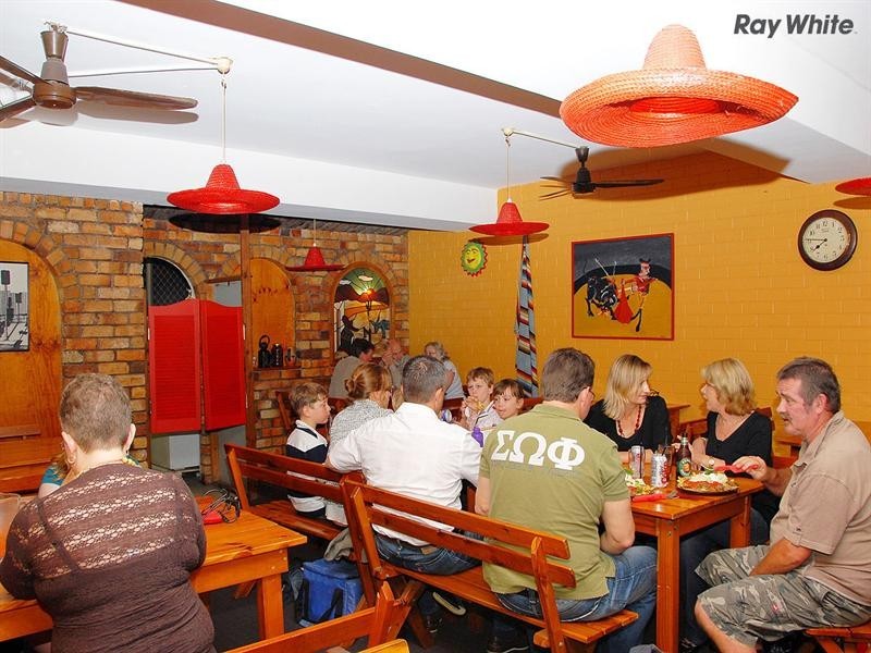 1/449 Charlton Esplanade, Torquay QLD 4655