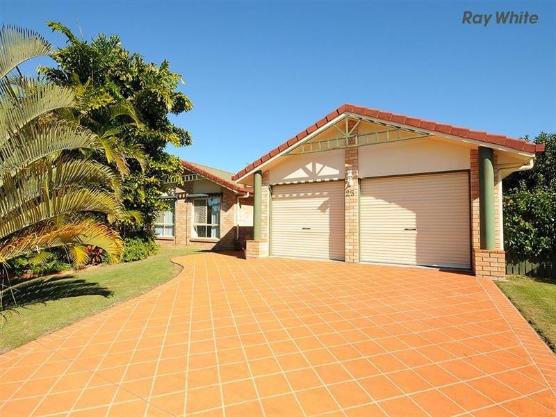 25 Jonwest Close, Torquay QLD 4655
