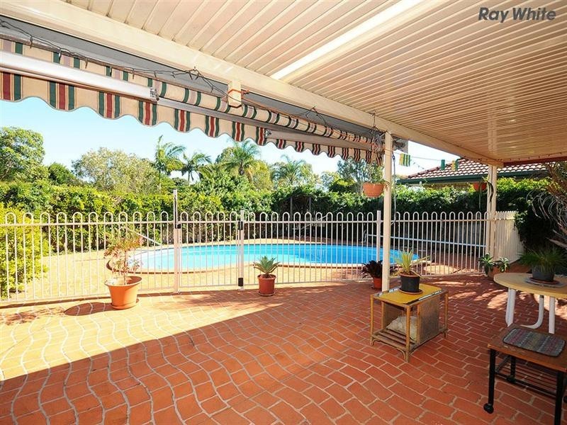 25 Jonwest Close, Torquay QLD 4655