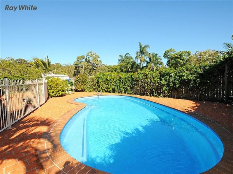 25 Jonwest Close, Torquay QLD 4655