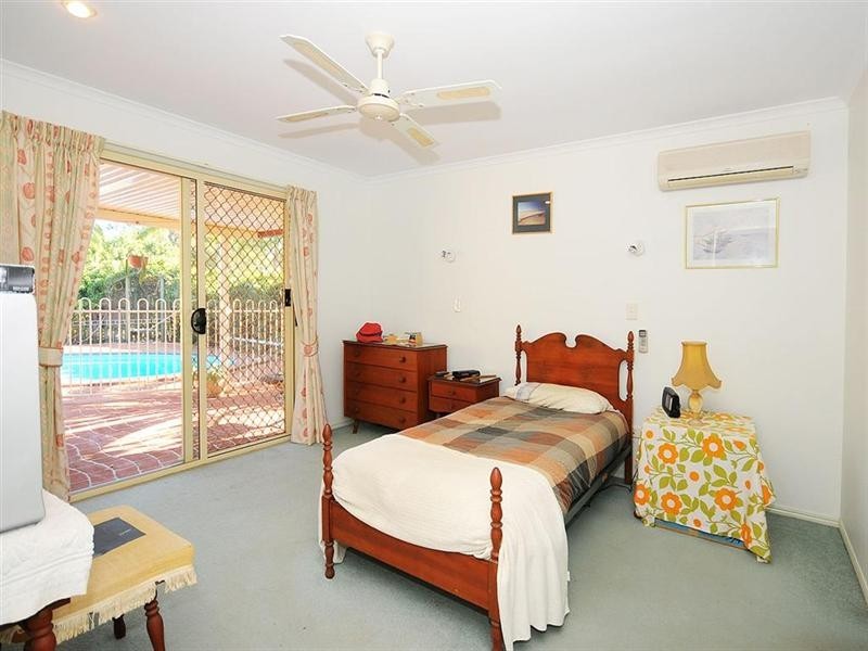 25 Jonwest Close, Torquay QLD 4655
