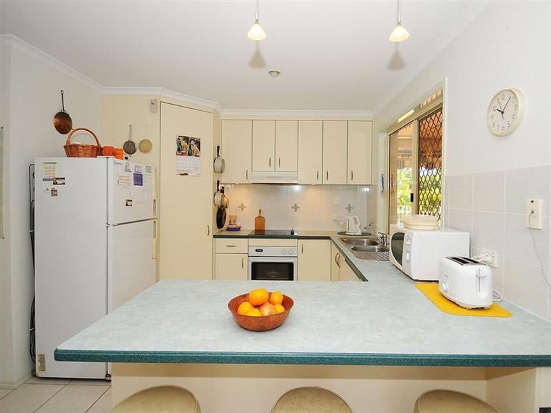 25 Jonwest Close, Torquay QLD 4655