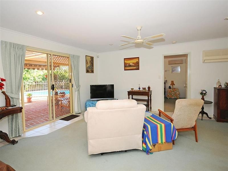 25 Jonwest Close, Torquay QLD 4655