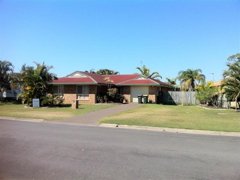 42 Kookaburra Drive, Eli Waters QLD 4655