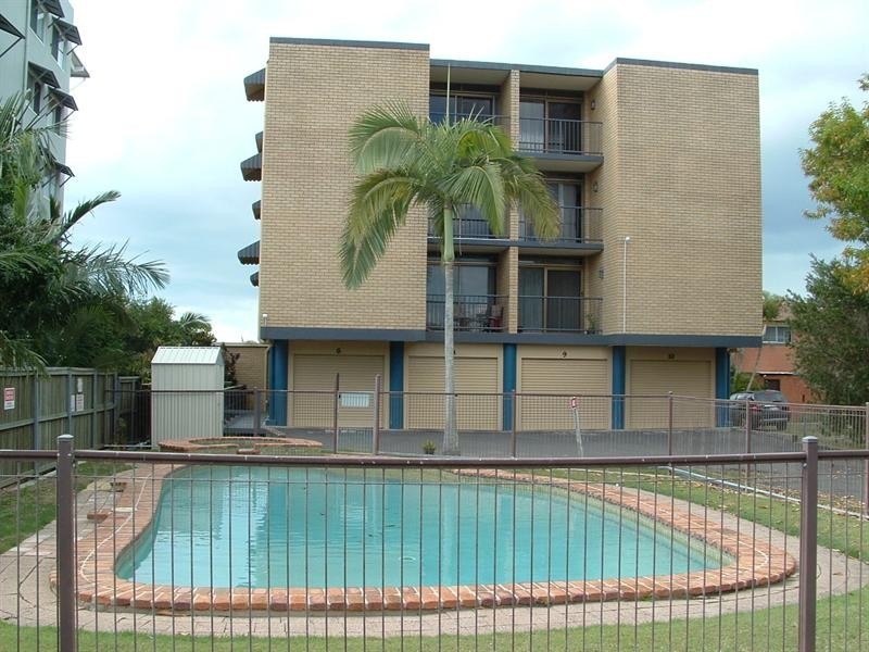 1/242 Charlton Esplanade, Pialba QLD 4655