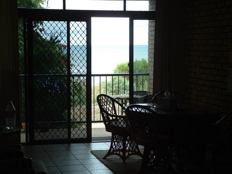 1/242 Charlton Esplanade, Pialba QLD 4655