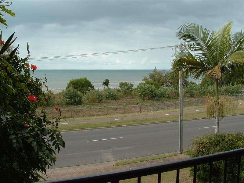 1/242 Charlton Esplanade, Pialba QLD 4655
