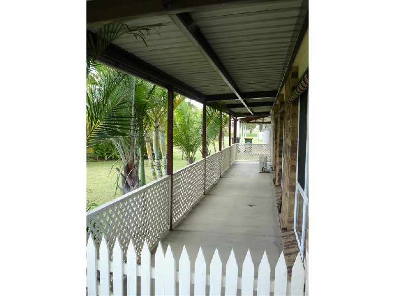 4 Lakeside Drive, Burrum Heads QLD 4659