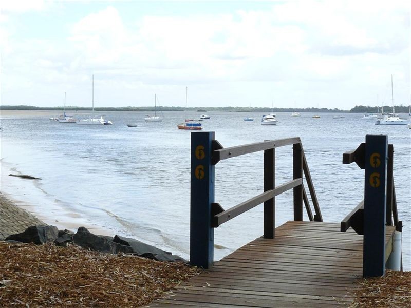 4 Lakeside Drive, Burrum Heads QLD 4659