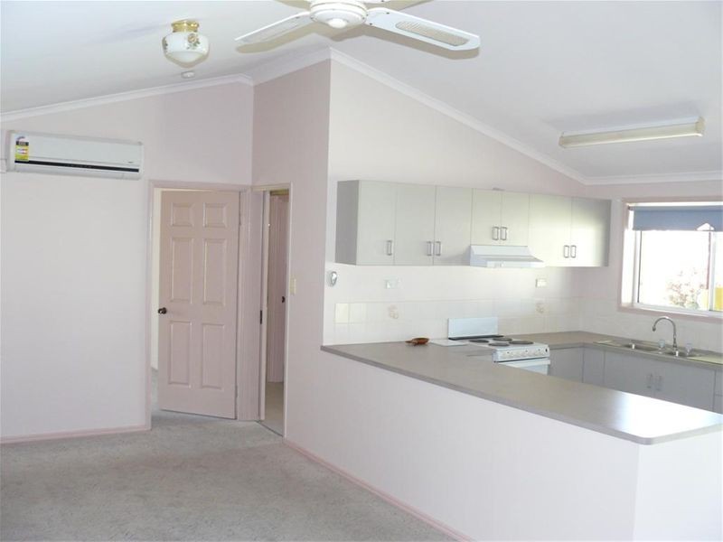 4 Lakeside Drive, Burrum Heads QLD 4659