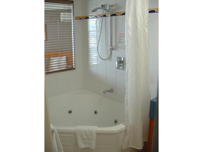 U 434 and 435 The Mantra Buccaneer Avenue, Urangan QLD 4655