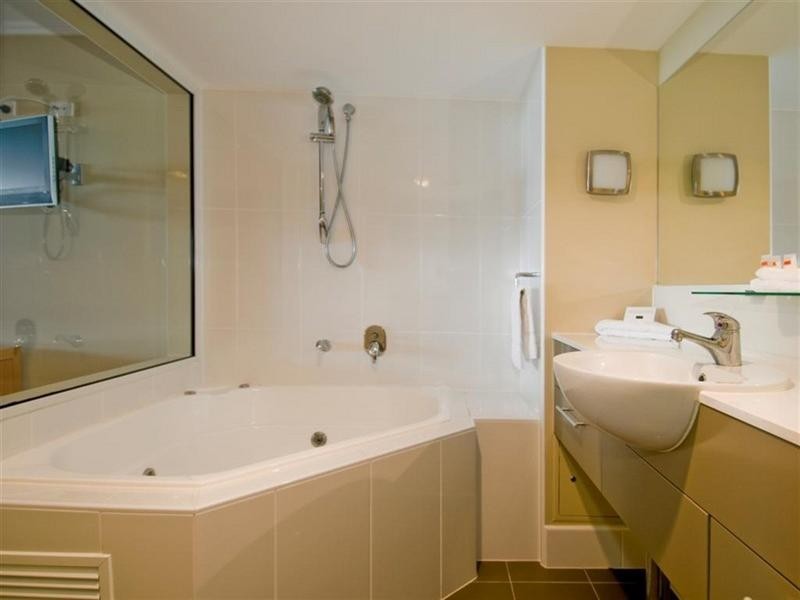 211/568 ESPLANADE, Urangan QLD 4655