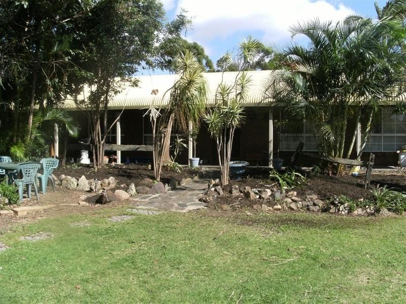 23 HENKS, Dundowran QLD 4655