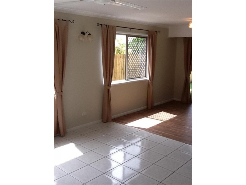 106 ELIZABETH, Urangan QLD 4655