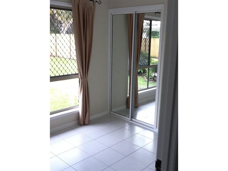 106 ELIZABETH, Urangan QLD 4655