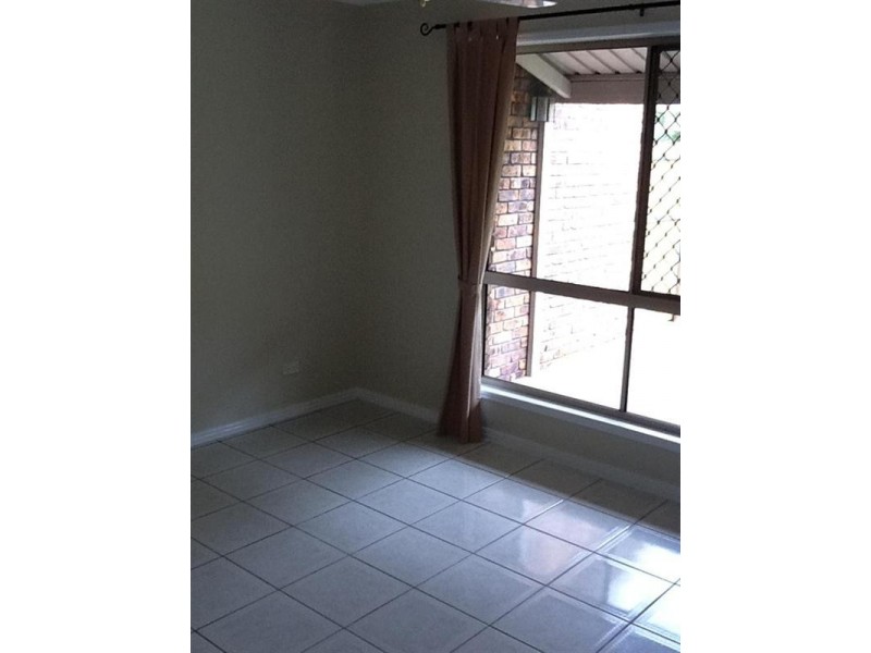 106 ELIZABETH, Urangan QLD 4655