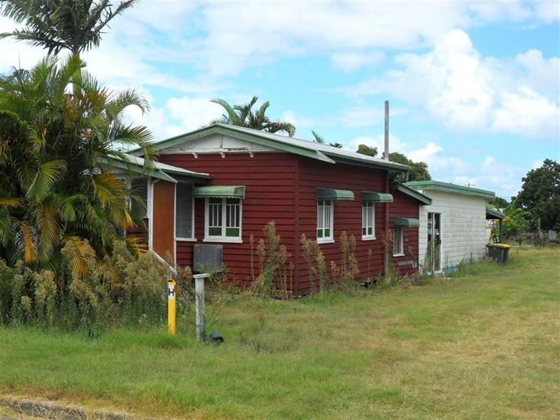 13 Pilot Street, Urangan QLD 4655