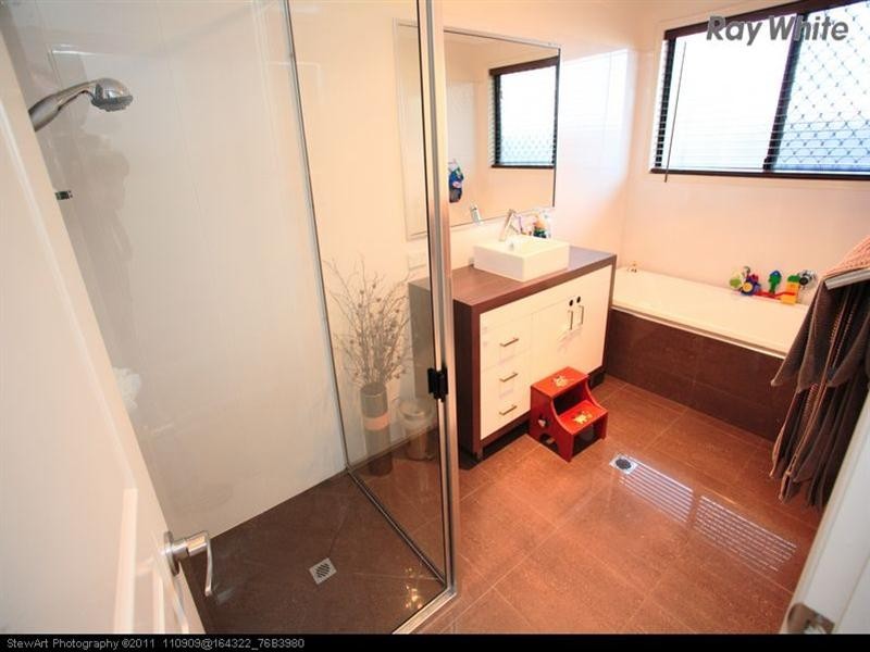 15 Bay Breeze Close, Wondunna QLD 4655