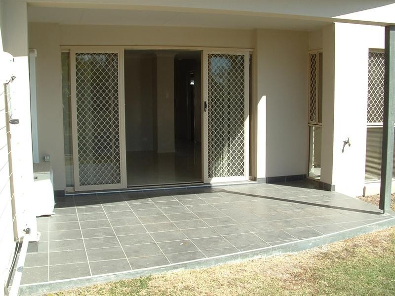 7/1 Ibis Boulevard, Eli Waters QLD 4655